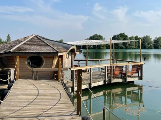 Cabane Flottante Millenium Varanges 外观 照片